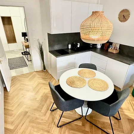 Esmoa - Ovenecka, 7 - Plne Vybaven Apartment Prague