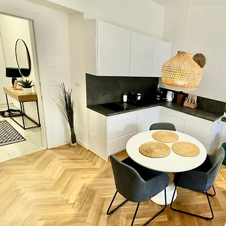 Esmoa - Ovenecka, 7 - Plne Vybaven 아파트 프라하